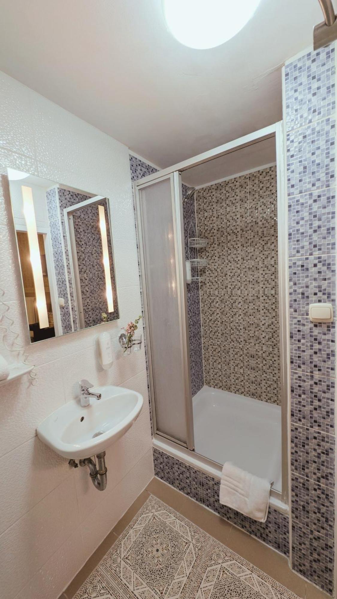 Hotel Pension Bella Берлин Екстериор снимка